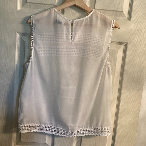 Sheer with Lace Sleeveless Gap Top - EUC - Picture 5 of 7